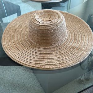 Hat  one size. Tan and gold